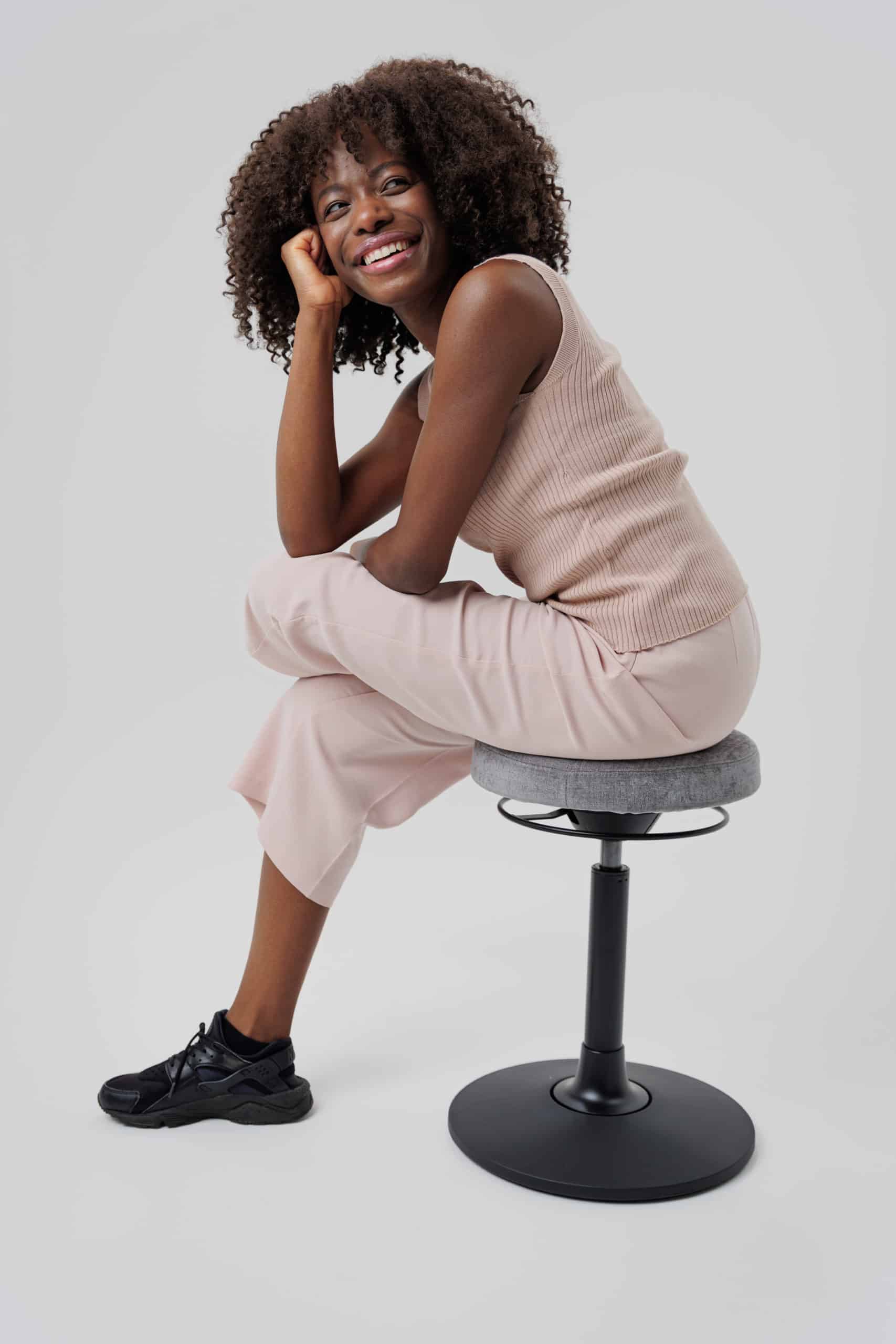 _81A0554-sitting-side-elbow-2